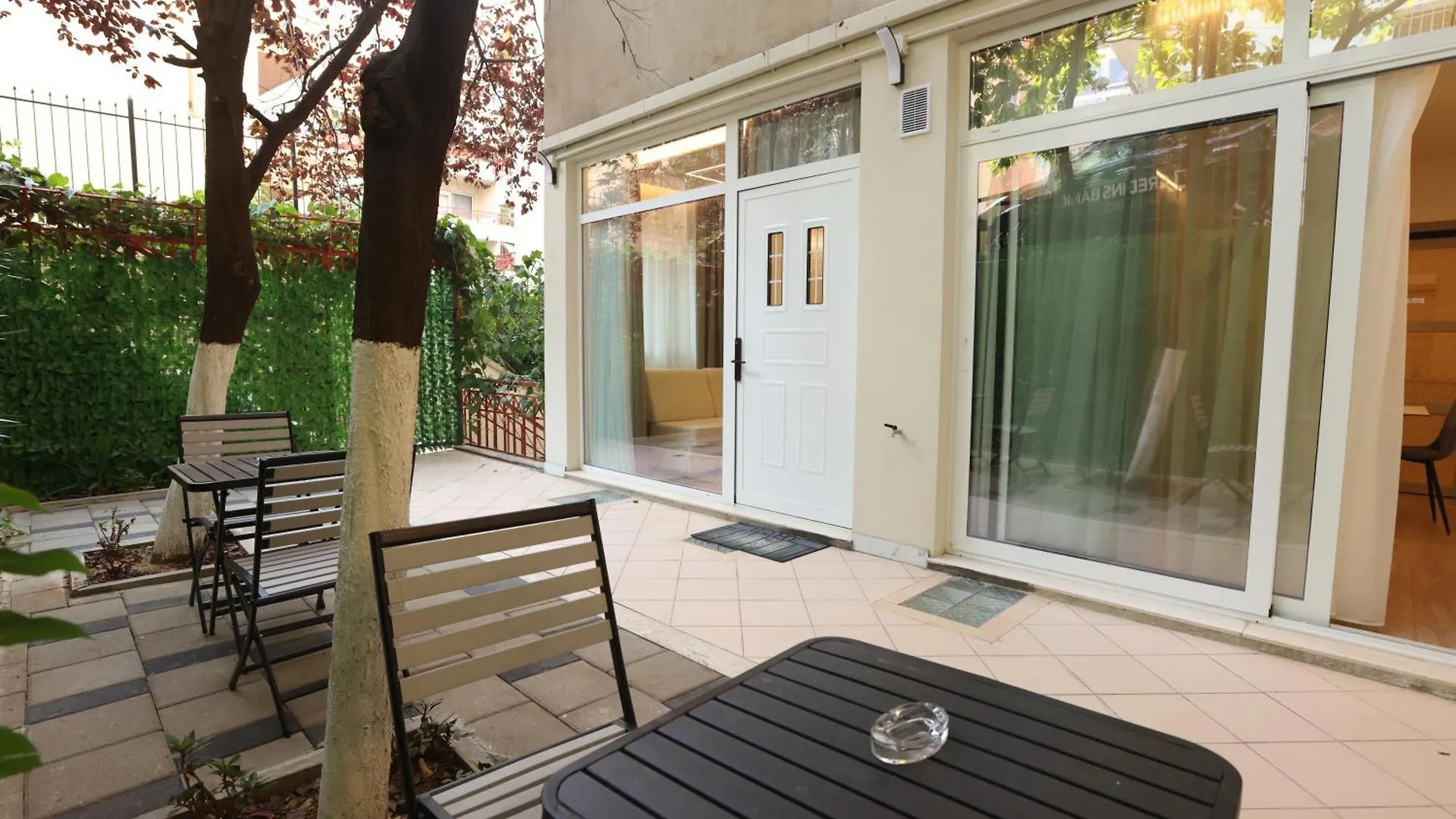 Jon'S Garden Apartments Tirana